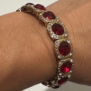 Elegant Gold and Red Gemstone Stretch Bracelet